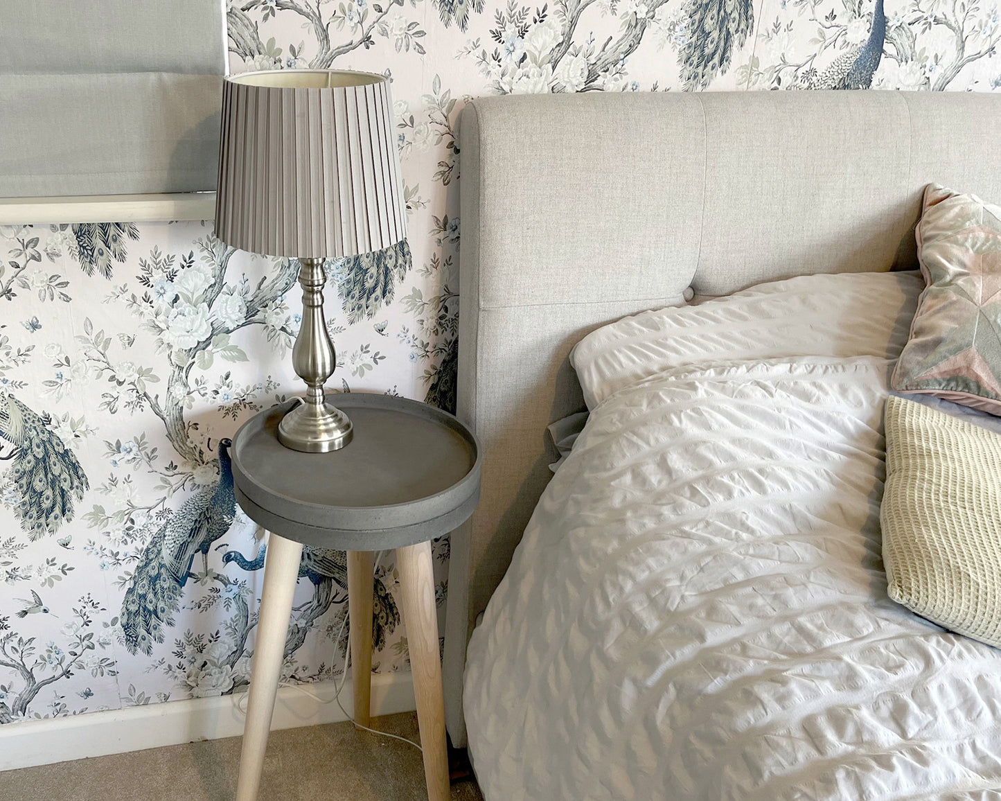 Concrete Tray Side Table  | Round